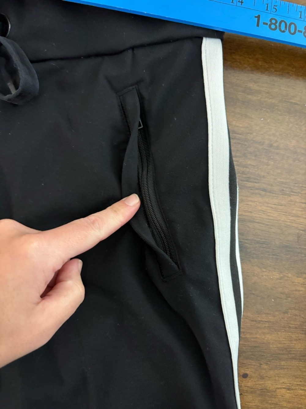 Athleta Women’s 27” Black Jogger Pants Zip Pockets EUC - Picture 5 of 7